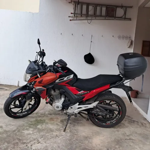 Vendo moto cb twist 250
