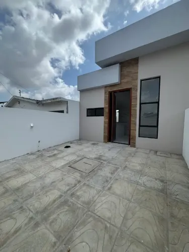Clau/ casa com 2 quartos no Costa e Silva
