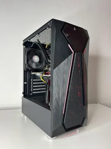 PC GAMER i3 10105f rx 580 8gb RODA TUDO
