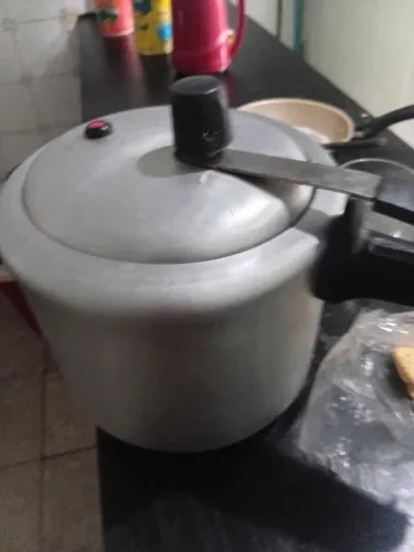 Vendo  panela de pressão R$30.00