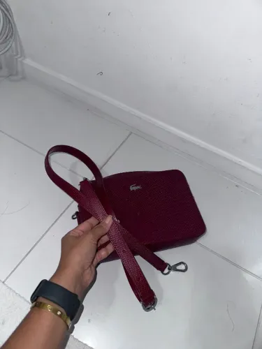 Bolsa Lacoste Original Vinho com Alça Longa