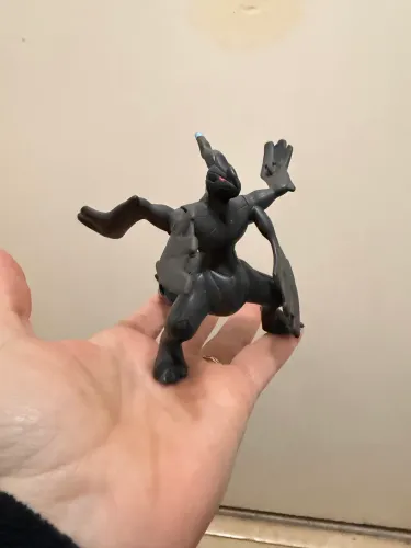 Boneco Zekrom coleção Pokémon McDonald?s 2011