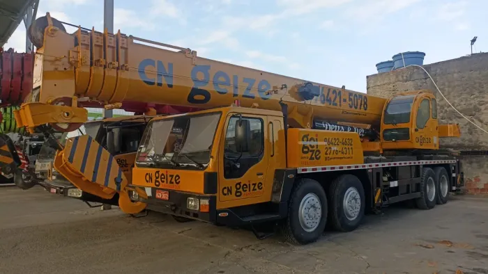 Guindaste XCMG 70 toneladas ano 2009 