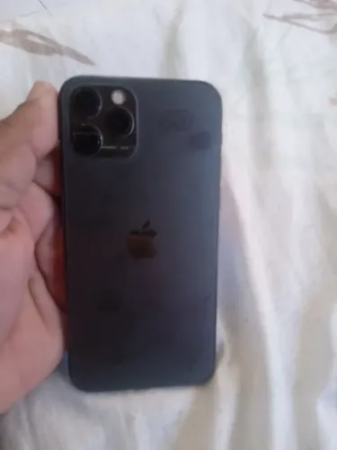 Vendo iPhone 11 pro tudo perfeito com o vidro da tela um pouco tricado