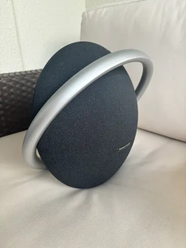 Caixa de som Harman Kardon Onyx Studio 8