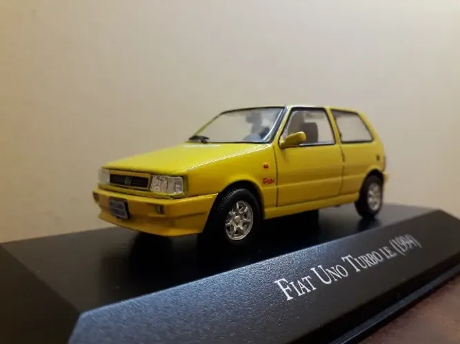 MINIATURA FIAT UNO TURBO - INESQUECÍVEIS DO BRASIL
