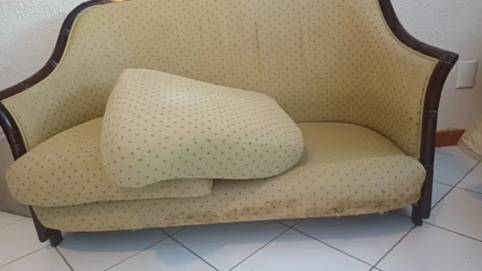 SOFÁ 02 LUGARES ESTILO ITALIANO