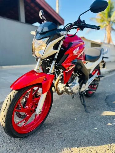 Honda CB 250 TWISTER 2022