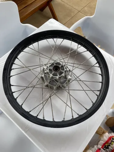 Roda dianteira XT660 completa cubo e raios
