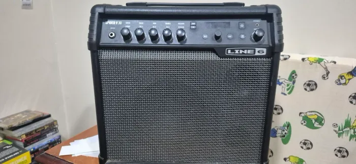 Amplificador de guitarra com controladora Line 6 Spider