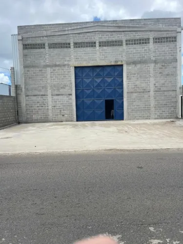 Galpão para aluguel possui 550 metros quadrados em Nova Esperança - Salvador - BA