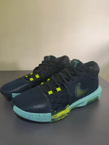 Tênis Nike NBA Lebron Witness 8