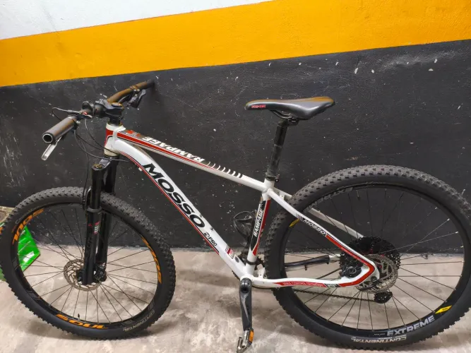 Mountain Bike Mosso Rampage Aro 29 - Shimano Deore 12v / Suspensão a Ar