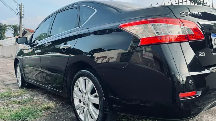 Nissan Sentra SL 2.0/ 2.0 Flex Fuel 16V Aut. 2015