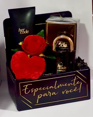 Linda Cesta Presente Com Kit Exclusivo O Boticário Original Her Code. R$:269,99
