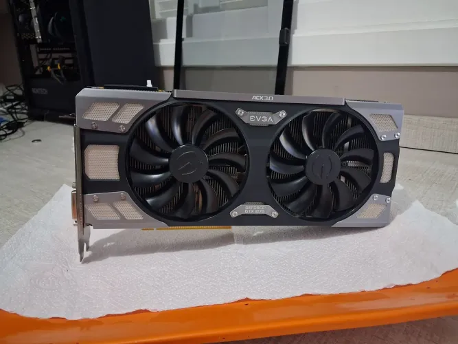 Placa de vídeo GTX1070 EVGA FTW