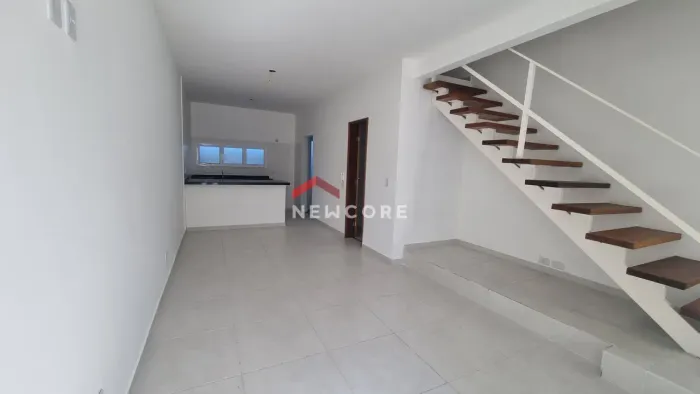 Casa de condomínio em Rua L - Balneário Gardem Mar - Caraguatatuba/SP
