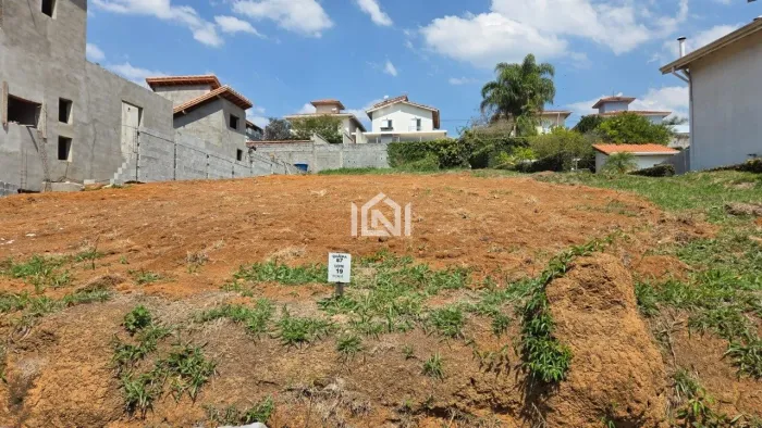 Terreno à venda no condomínio Paysage Brise