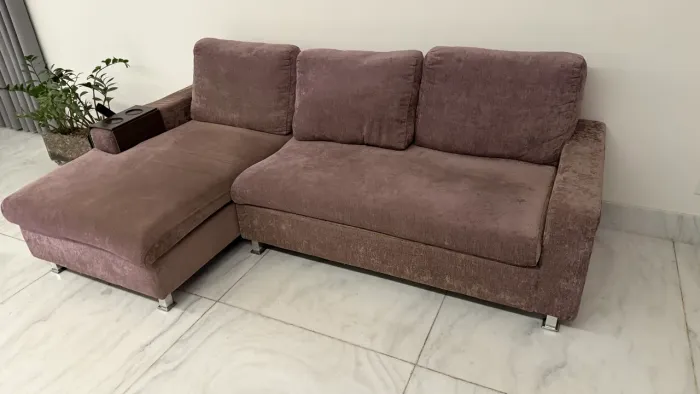 Vendo Sofá com chaise, 2,40 mts, tecido, em ótimo estado.