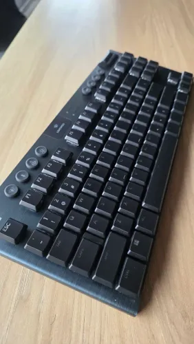 Teclado logitech g915 tkl