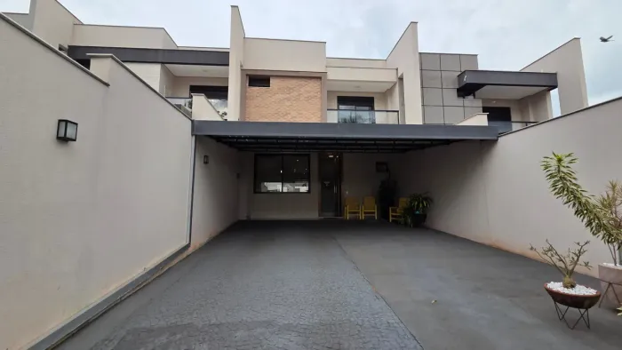 TERRAS DE SANTANA - R$ 1.550.000 - Sobrado à venda, 3 Suítes, 177m², 4 Vagas - Londrina/PR