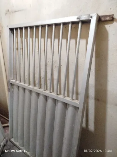 Vendo portão de alumínio