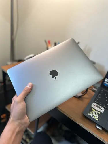 MACBOOK PRO M1 256GB 8GB RAM