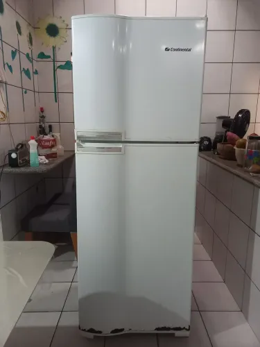 Vende - se Geladeira Continental