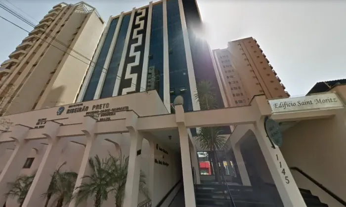 Sala ampla regiao central | Só aqui na Rosa e Rangel Consultoria e Assessoria Imobiliária