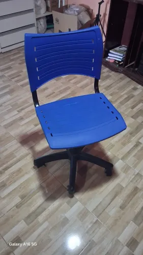Cadeira semi nova