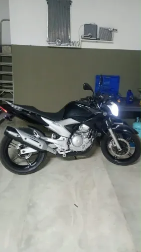 Fazer 250