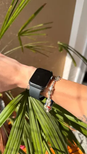 Apple Watch Series 6 GPS 44mm Cinza Espacial - Pulseira esportiva preta