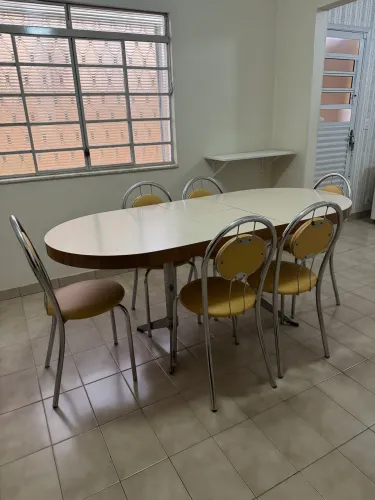 Mesa 6 lugares Brigatto e 6 cadeiras - usado