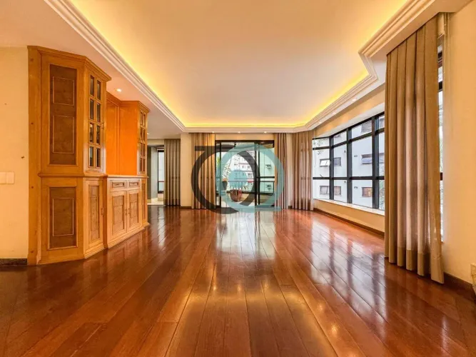 Apartamento com excelente planta no Itaim Bibi oportunidade para modernização, próximo ao