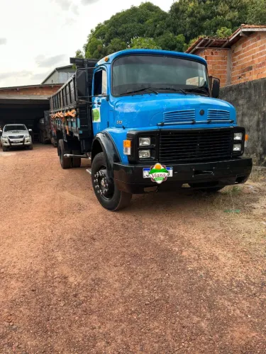 Caminhão toco 1513
