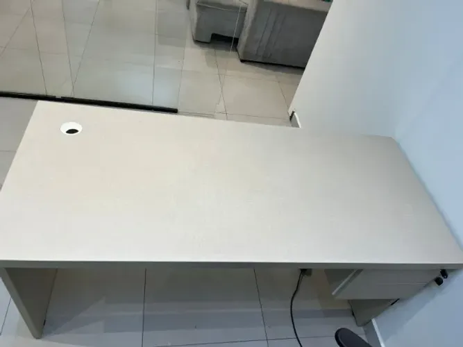 Mesa de escritório 100% MDF