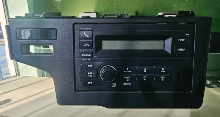 RADIO ORIGINAL HONDA FIT