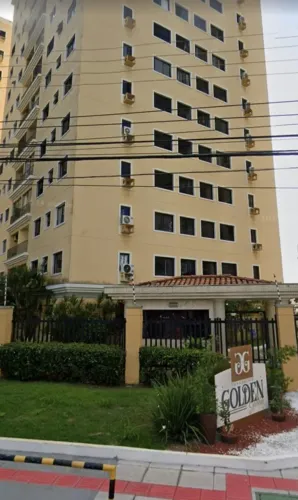 Golden Garden, Frente ao shopping