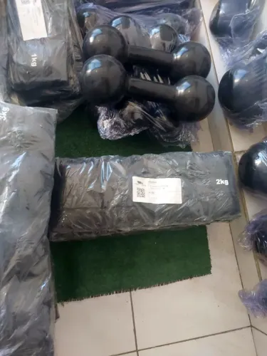 Caneleira Musculação 2kg para treino de perna