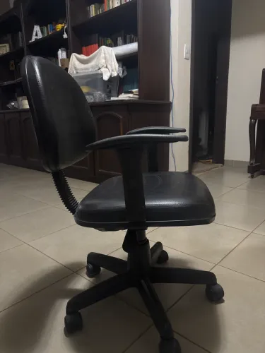 CADEIRA DE ESCRITÓRIO 