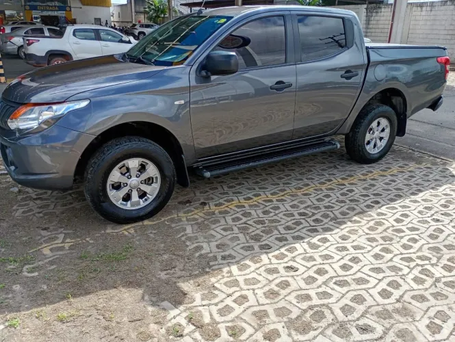 Mitsubishi L200 Triton Sport GLX 2.4 CD Diesel Mec. 2019