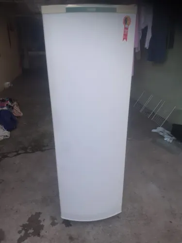 Geladeira Consul Slim Palito 254 L