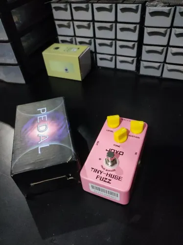 Pedal De Fuzz Vintage Minúsculo Joyo Rosa