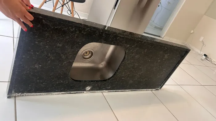Vendo bancada de granito e pia de inox