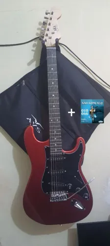 Guitarra Konig ST Stratocaster + Encordoamento São Gonçalo 0.10 SEMINOVA!