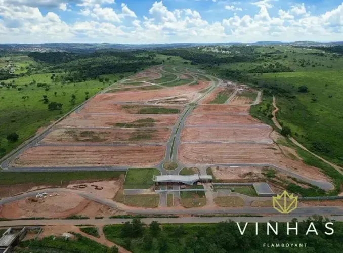 Vendo excelentes lotes no Vinhas Flamboyant
