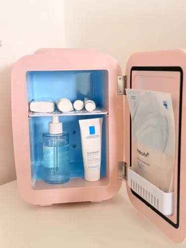 Mini geladeira oceane rosa