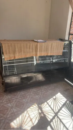 VENDO EXPOSITOR DE BOLOS
