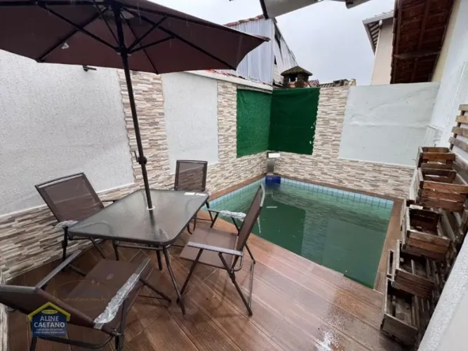 Linda Casa Térrea Geminada - Piscina e Churrasqueira. Financia!