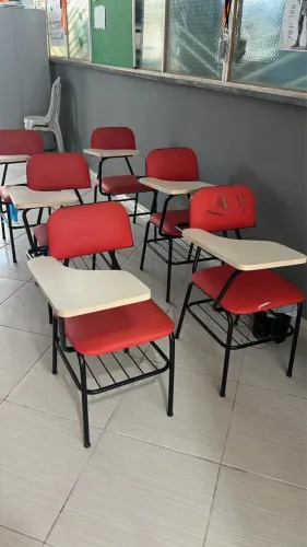 Vende se Cadeira/Carteira